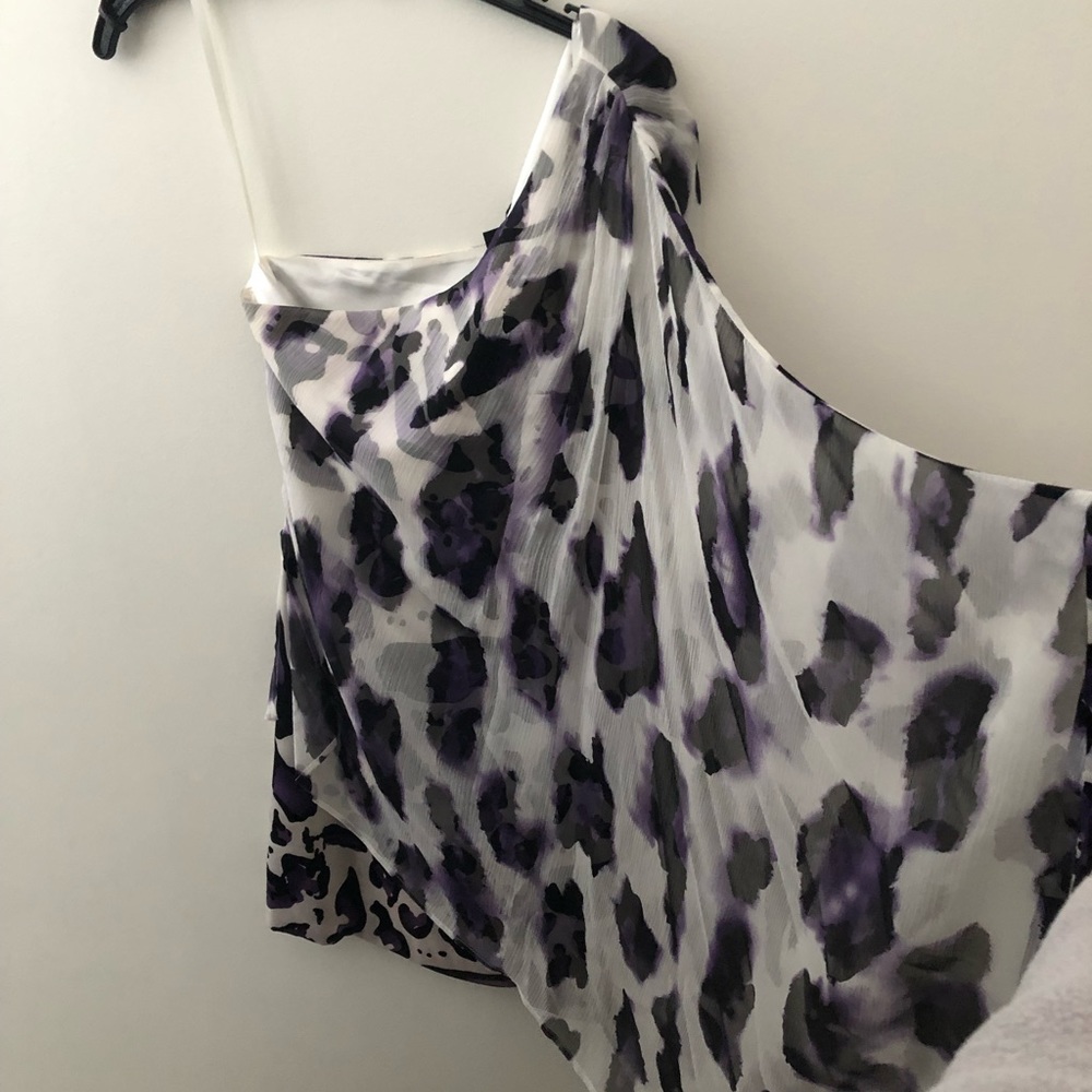 HOST PICK ⭐️ Beautiful Le Chateau purple animal print silk dress - Picture 2 of 12
